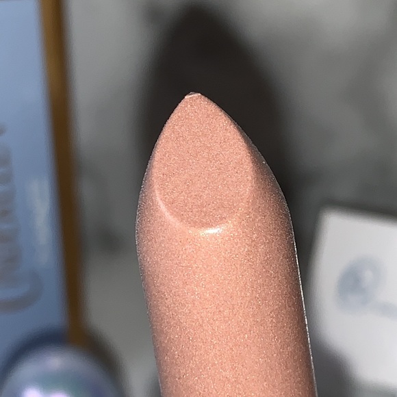 NIB FREE AS A BUTTERFLY CINDERELLA X MAC Lustre Lipstick MAC - Picture 6 of 14